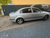 Używany Skoda Superb 150 KM (110 kW) 2004 Srebrny Sedan/Limuzyna