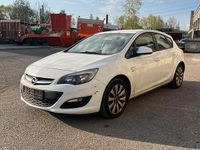 Gebraucht Opel Astra Active 101 PS (74 kW) 2013 Weiß Kleinwagen