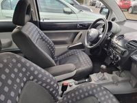 Gebraucht VW Beetle 116 PS (85 kW) 2000 Schwarz Kleinwagen