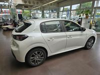 Gebraucht Peugeot 208 Active 101 PS (74 kW) 2022 Perlmutt weiß Kleinwagen