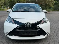 Gebraucht Toyota Aygo 69 PS (50 kW) 2017 Weiß Kleinwagen