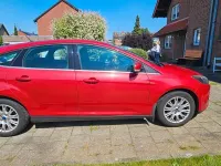 Gebraucht Ford Focus Ambiente 105 PS (77 kW) 2011 Rot Limousine