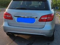 Gebraucht Mercedes B180 109 PS (80 kW) 2012 Silber Van / Kleinbus