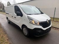 Gebraucht Renault Trafic Komfort 125 PS (91 kW) 2017 Weiß Van / Kleinbus