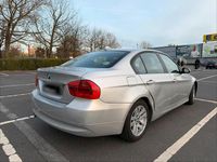Second-hand BMW 318 143 CP (105 kW) 2008 Argintiu Berlinǎ