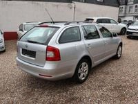 Usado Skoda Octavia Elegance 122 HP (89 kW) 2009 Prateado Carrinha