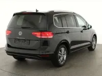 Neu VW Touran Comfortline 150 PS (110 kW) 2026 Schwarz metallic Van / Kleinbus