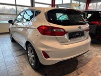 Gebraucht Ford Fiesta Cool & Connect 75 PS (55 kW) 2021 Frozen white Limousine