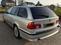 Gebraucht BMW 525 163 PS (119 kW) 2003 Silber Kombi