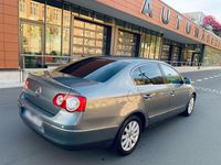 Gebraucht VW Passat Comfortline 122 PS (89 kW) 2008 Grau Limousine