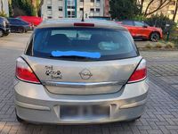 Gebraucht Opel Astra 105 PS (77 kW) 2005 Silber Limousine
