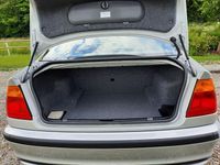 Second-hand BMW 316 105 CP (77 kW) 2000 Argintiu Berlinǎ