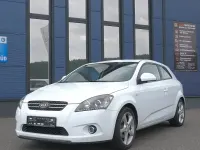 Gebraucht Kia Ceed EX 126 PS (92 kW) 2008 Weiß Kleinwagen