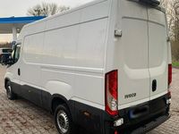 Gebraucht Iveco Daily 136 PS (100 kW) 2020 Weiß Van / Kleinbus