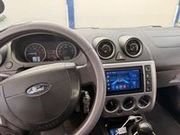 Gebraucht Ford Fiesta 60 PS (44 kW) 2009 Silber Kleinwagen