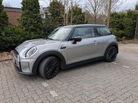 Gebraucht Mini Cooper Essential 136 PS (100 kW) 2023 Grau Kleinwagen