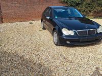 Gebraucht Mercedes C240 170 PS (125 kW) 2000 Blau Limousine