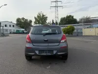 Gebraucht Hyundai i20 Classic 86 PS (63 kW) 2015 Grau Limousine