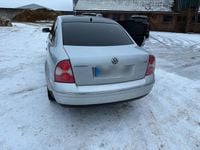 Gebraucht VW Passat 115 PS (84 kW) 2001 Grau Limousine