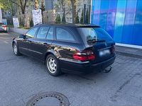 Second-hand Mercedes E220 150 CP (110 kW) 2004 Negru Break