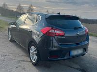 Gebraucht Kia Ceed Spirit 135 PS (99 kW) 2016 Grau Kleinwagen