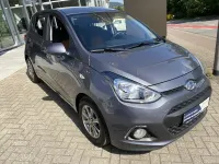 Gebraucht Hyundai i10 YES! Silver 87 PS (63 kW) 2015 Grau Kleinwagen
