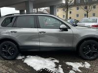 Gebraucht VW Touareg Exclusive 204 PS (150 kW) 2016 Canyon grey metallic SUV