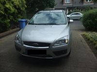 Gebraucht Ford Focus Ghia 101 PS (74 kW) 2005 Silber metallic Kombi