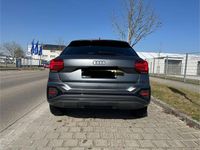 Gebraucht Audi Q2 S-Line 150 PS (110 kW) 2023 Grau SUV
