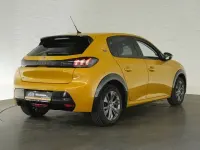 Gebraucht Peugeot e-208 Allure 100 kW (136 PS) 2023 Gelb Kleinwagen