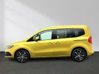 Gebraucht Mercedes T180 Progressive 116 PS (85 kW) 2023 Gelb Van / Kleinbus