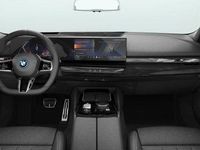 Gebraucht BMW 550e M Sport 489 PS (359 kW) 2025 Weiß Limousine