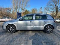 Gebraucht Opel Astra Edition 105 PS (77 kW) 2005 Starsilber iii m2 Kleinwagen