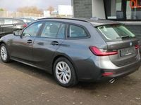 Gebraucht BMW 330e Advantage 184 PS (135 kW) 2022 Grau Kombi