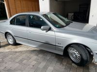 gebraucht BMW 523 i 5er E39 Automatik AHK silber TÜV Benziner Limousine 8-fa