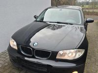 Gebraucht BMW 118 122 PS (89 kW) 2007 Schwarz Kleinwagen