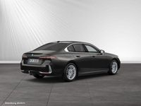 Gebraucht BMW 550e Comfort Edition 489 PS (359 kW) 2024 Sophistograu brillanteffekt metallic Limousine