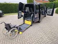 Second-hand VW Caravelle 140 CP (102 kW) 2010 Albastru Van