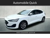 Gebraucht Ford Focus Titanium 125 PS (91 kW) 2023 Frostweiß Limousine