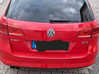 Gebraucht VW Passat 140 PS (102 kW) 2013 Rot Kombi
