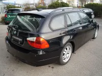 Gebraucht BMW 320 163 PS (119 kW) 2007 Schwarz Kombi