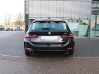 Gebraucht BMW 318 156 PS (114 kW) 2023 Schwarz uni Kombi