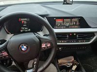 Gebraucht BMW 118 Advantage 140 PS (102 kW) 2020 Weiß Kleinwagen