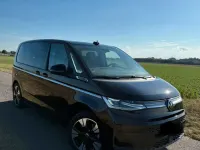 Gebraucht VW Multivan Style 150 PS (110 kW) 2024 Schwarz Van / Kleinbus