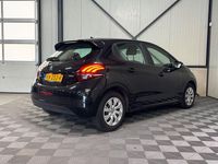 Gebraucht Peugeot 208 Active 82 PS (60 kW) 2016 Schwarz Kleinwagen