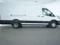 Käytetty Ford Transit 170 HP (125 kW) 2024 Valkoinen Tila-auto