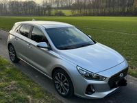 Gebraucht Hyundai i30 110 PS (80 kW) 2018 Silber Limousine