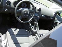 Gebraucht Audi A3 Attraction 105 PS (77 kW) 2011 Schwarz metallic Coupé