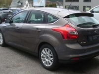 Gebraucht Ford Focus Titanium 150 PS (110 kW) 2011 Brisbane braun (met.) Limousine