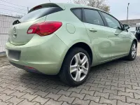 Używany Opel Astra 115 KM (84 kW) 2012 Hatchback